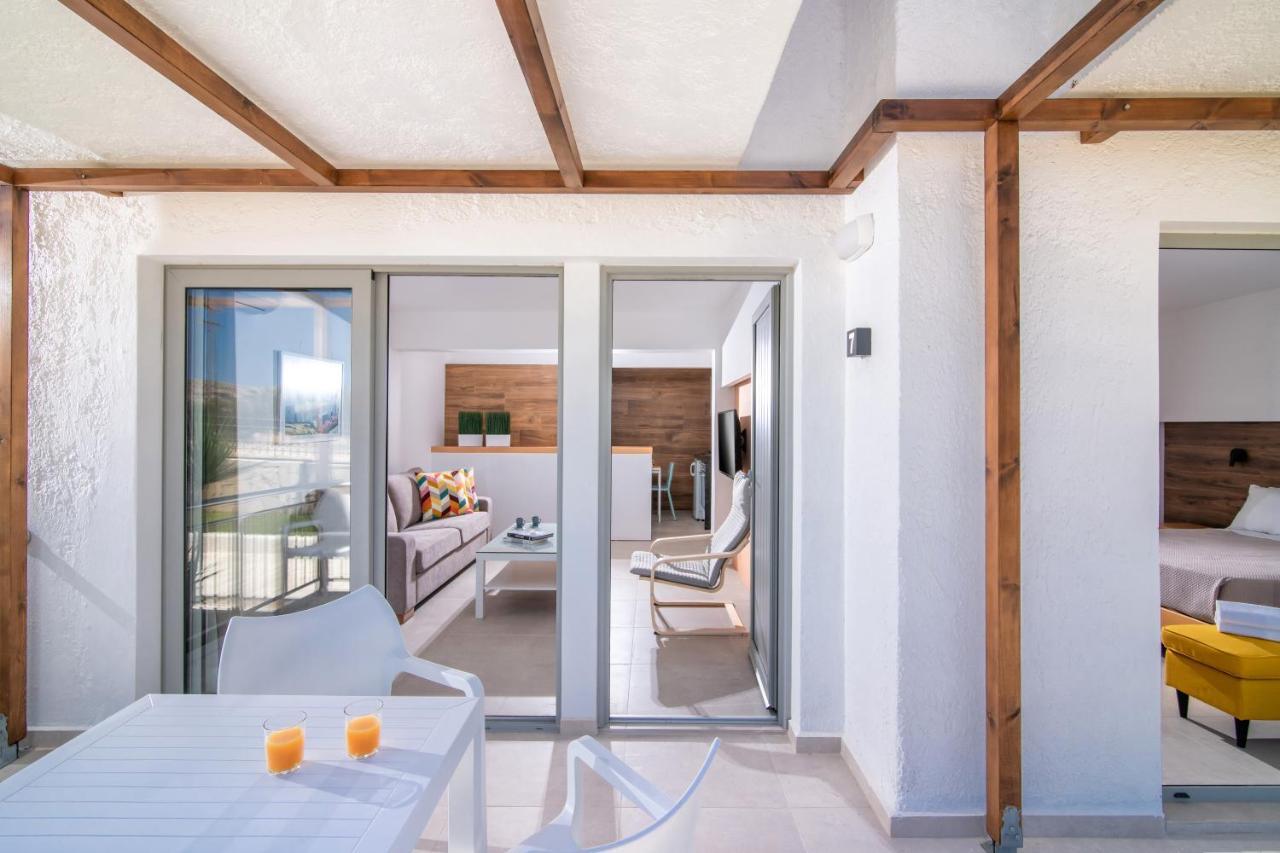Ariadni Suites カルテロス エクステリア 写真
